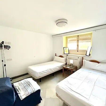 Hispalis Porvenir Vila *